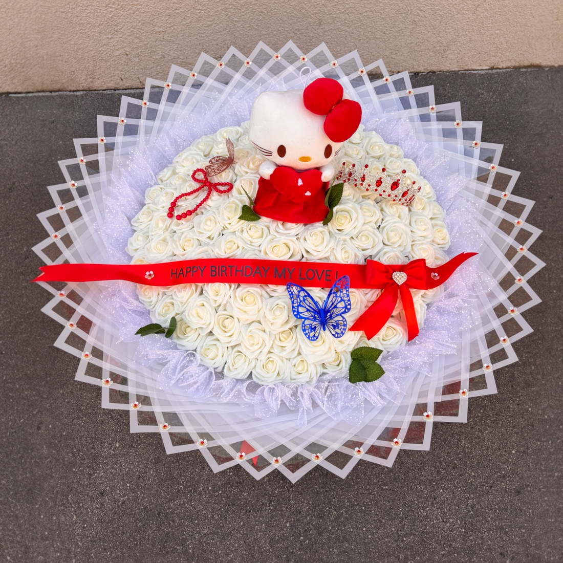 Hello Kitty „Sweetheart“ Premium-Glitzerbouquet mit bunter LED & Kristallkrone