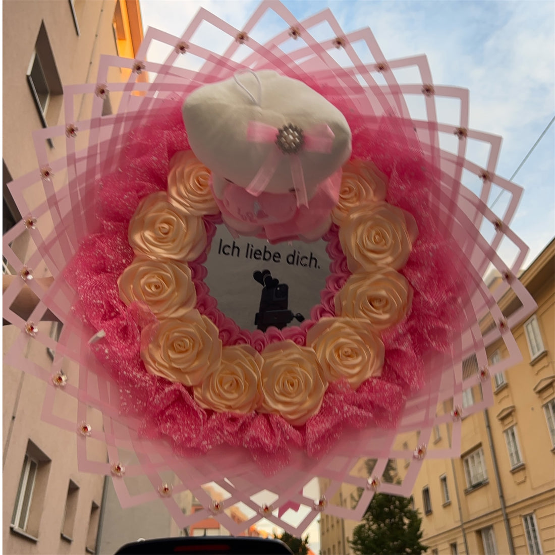 Pink Hello Kitty Mirror Bouquet - Handgemachte Satin-Rosen